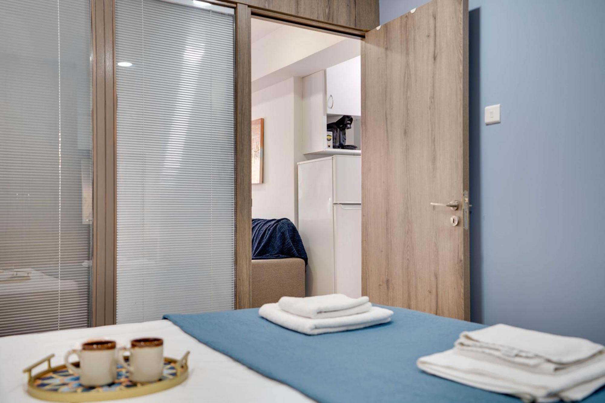 Atlantis Apartments 50M From Makenzy Seafront Larnaca Bagian luar foto