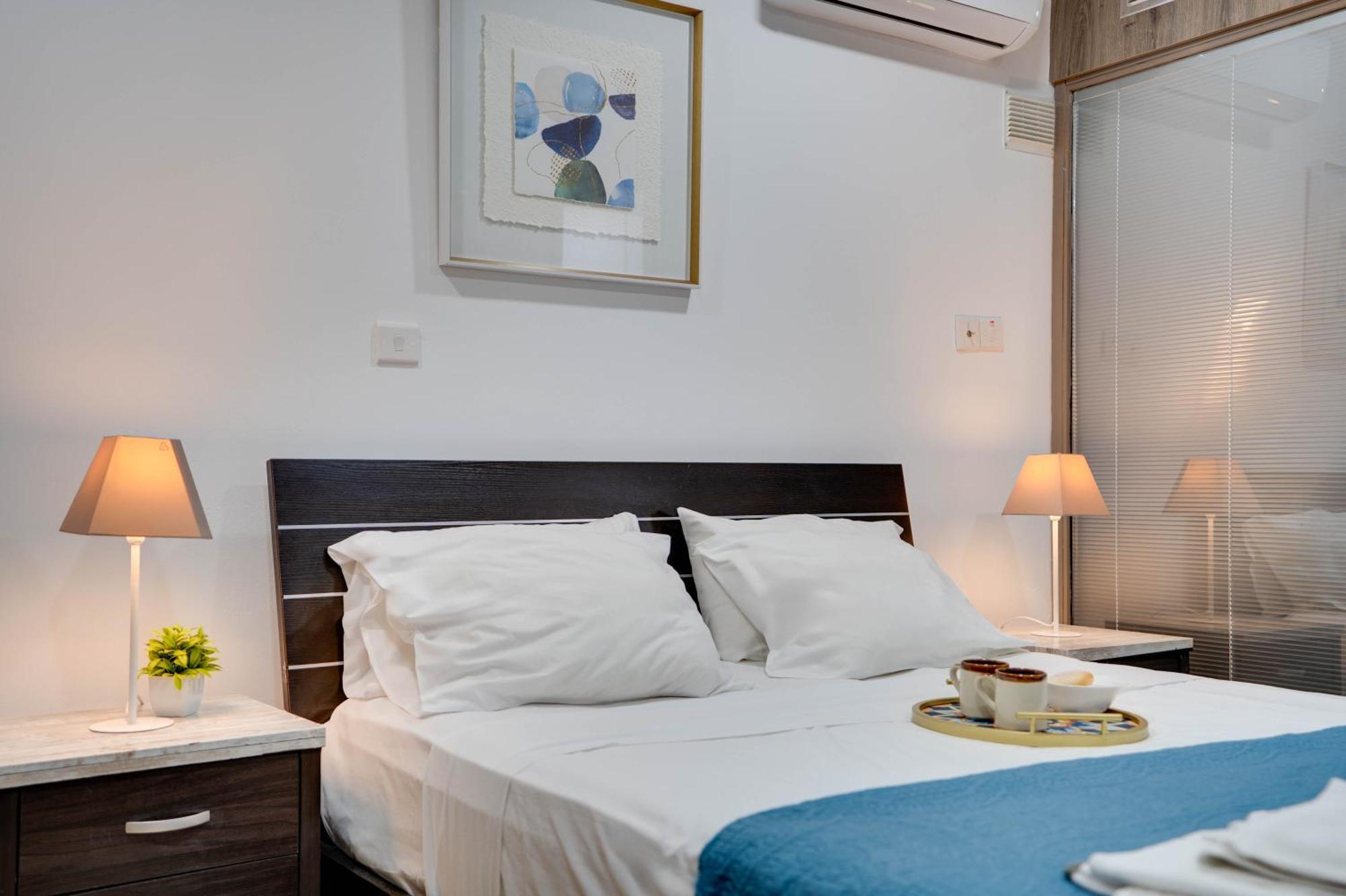 Atlantis Apartments 50M From Makenzy Seafront Larnaca Bagian luar foto