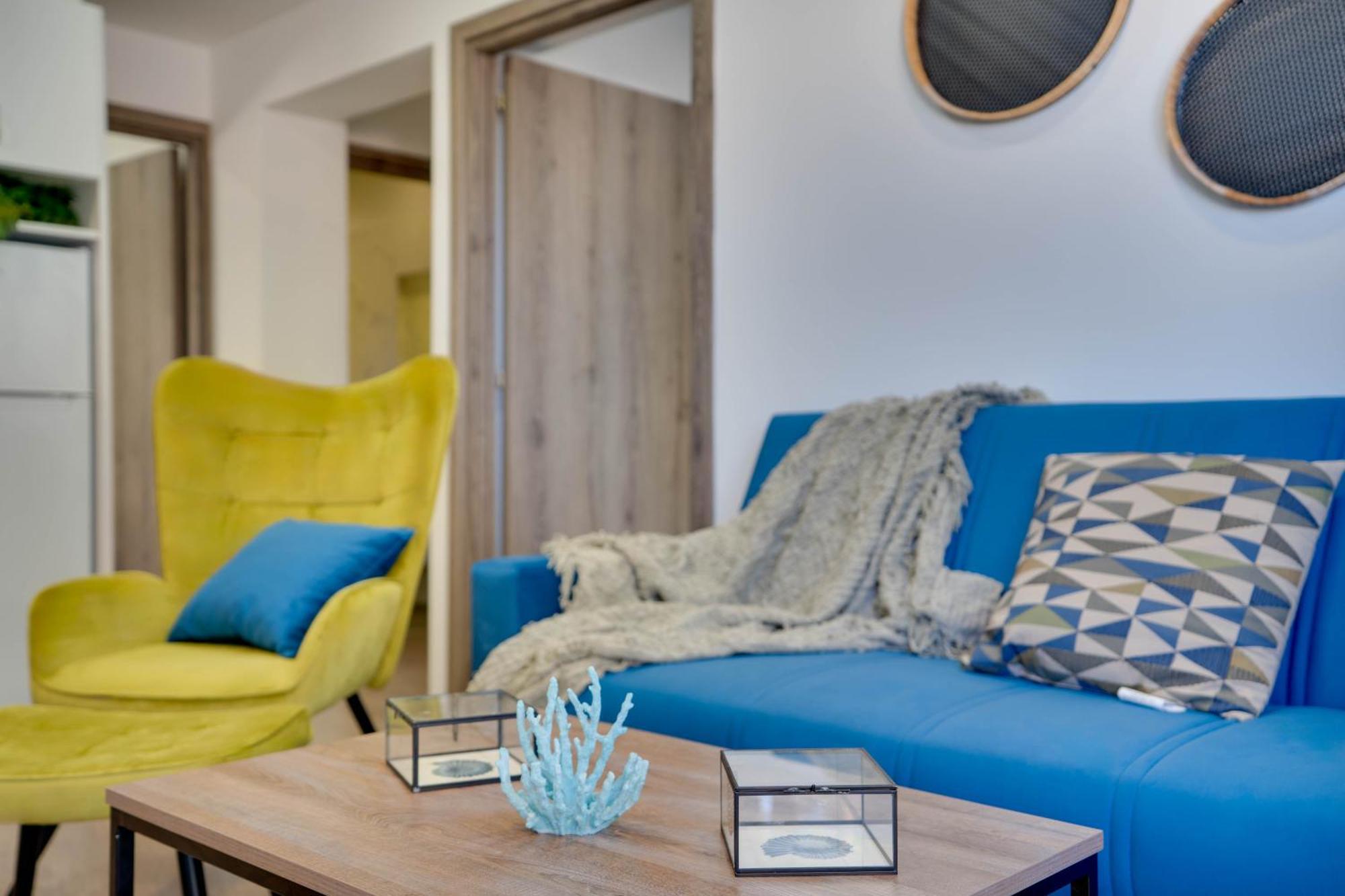 Atlantis Apartments 50M From Makenzy Seafront Larnaca Bagian luar foto