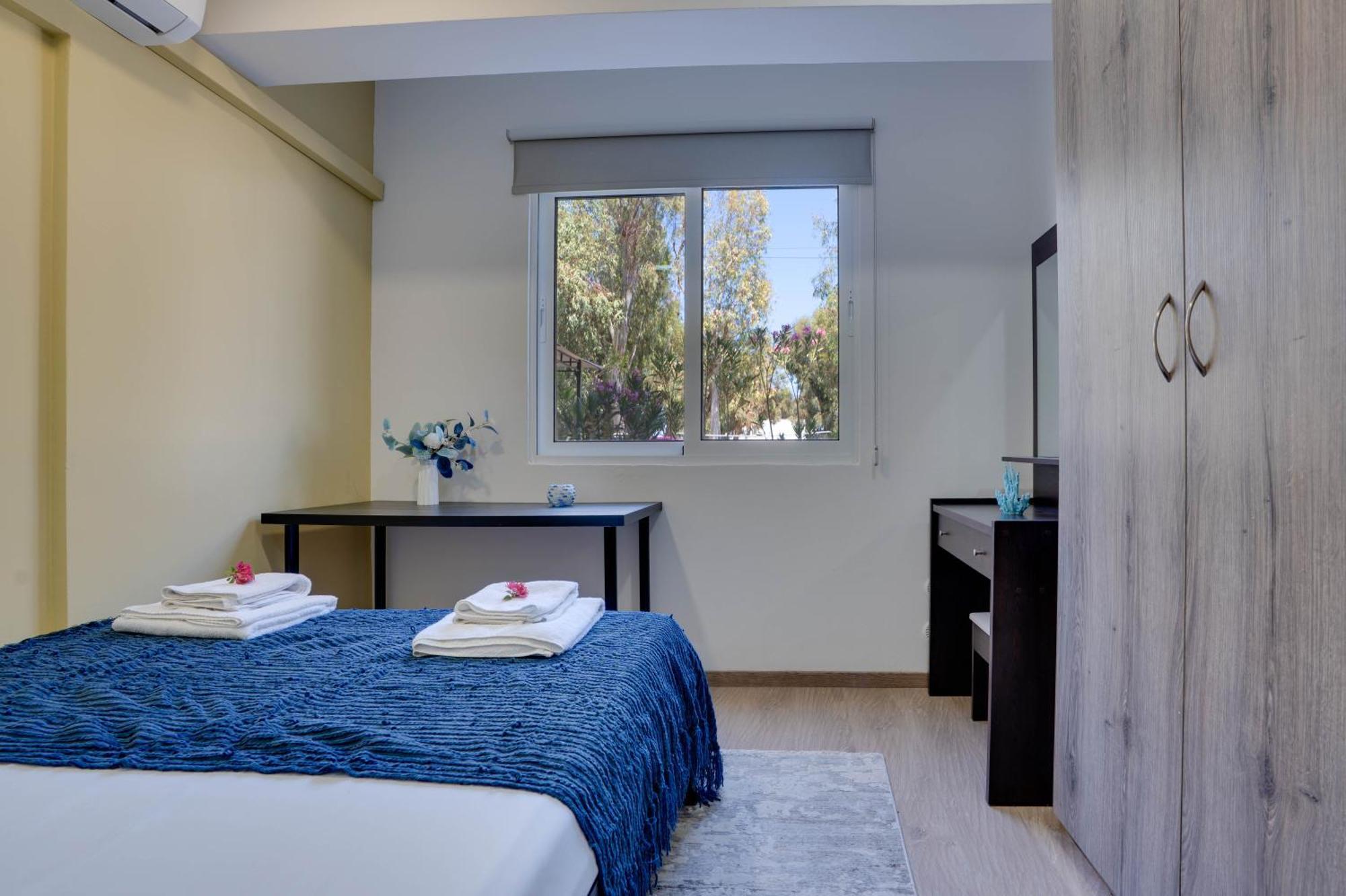Atlantis Apartments 50M From Makenzy Seafront Larnaca Bagian luar foto