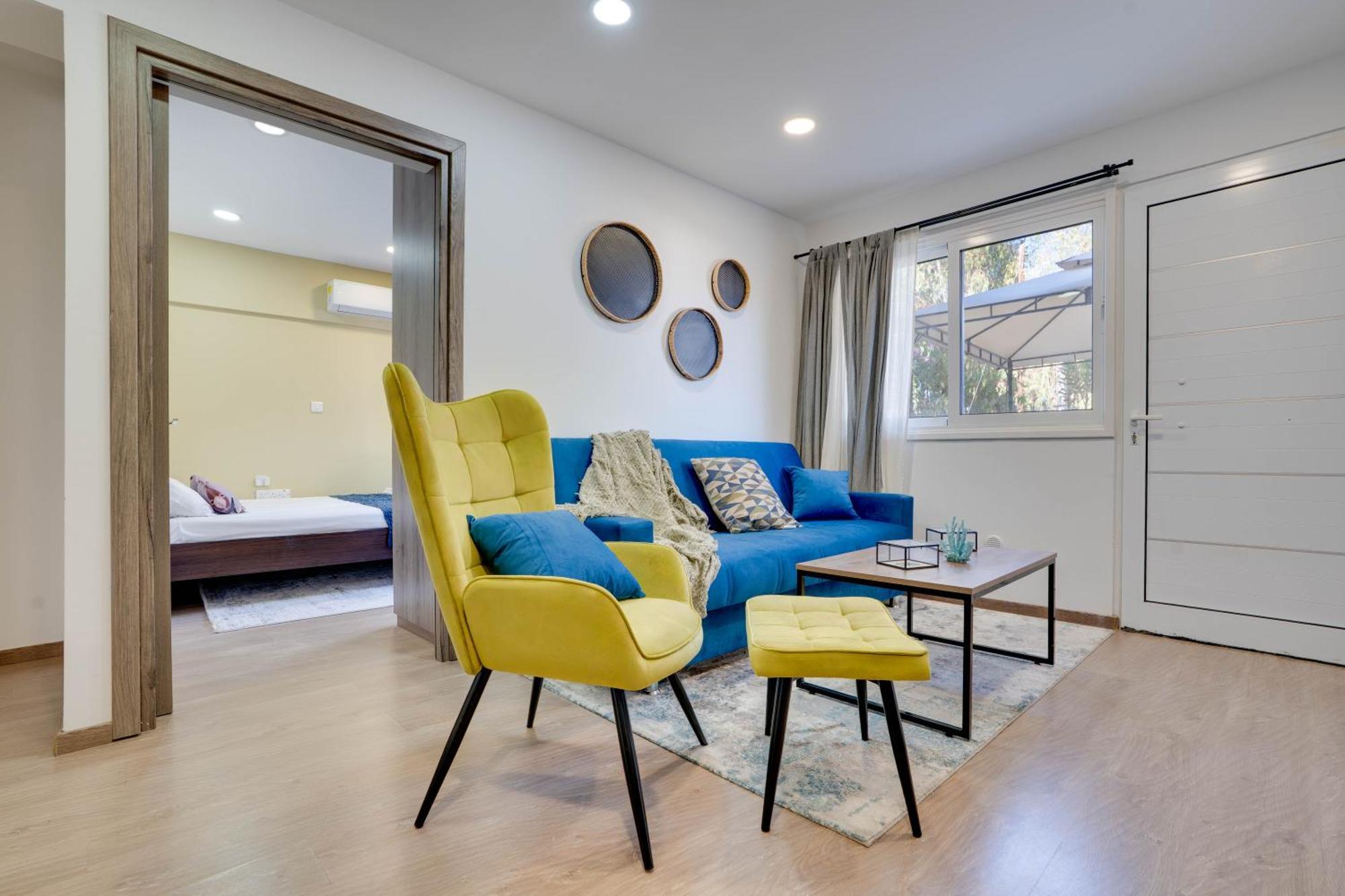 Atlantis Apartments 50M From Makenzy Seafront Larnaca Bagian luar foto